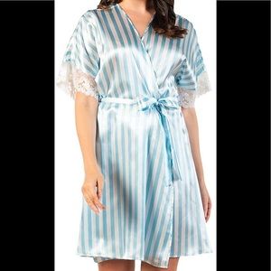 Momomio Lace Satin Robe